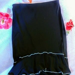 Black and White skirt max studio